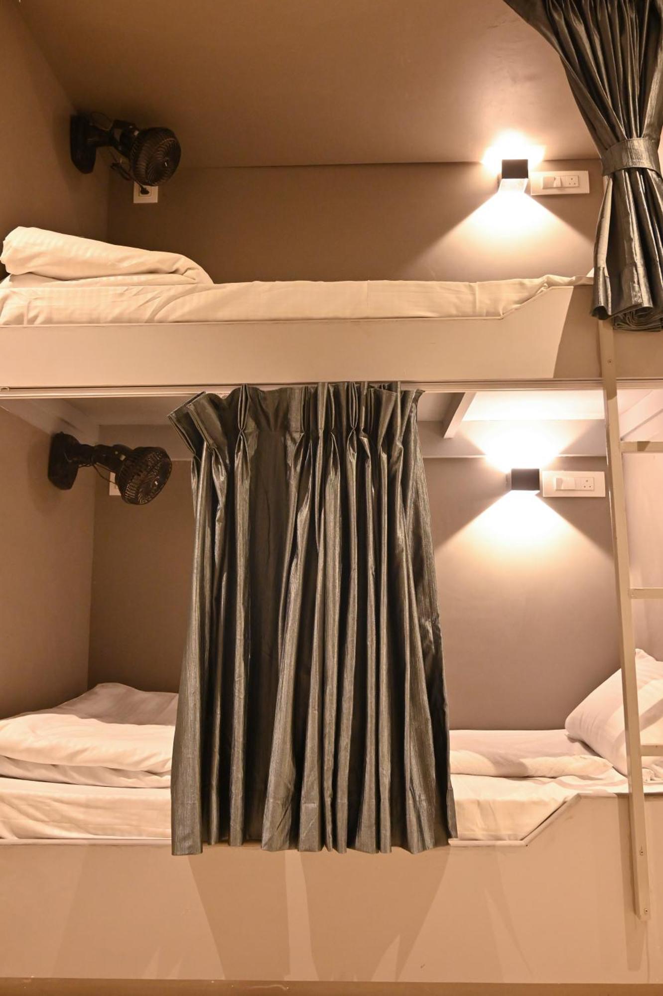 Bed & Bread Dormitory Bharuch Экстерьер фото